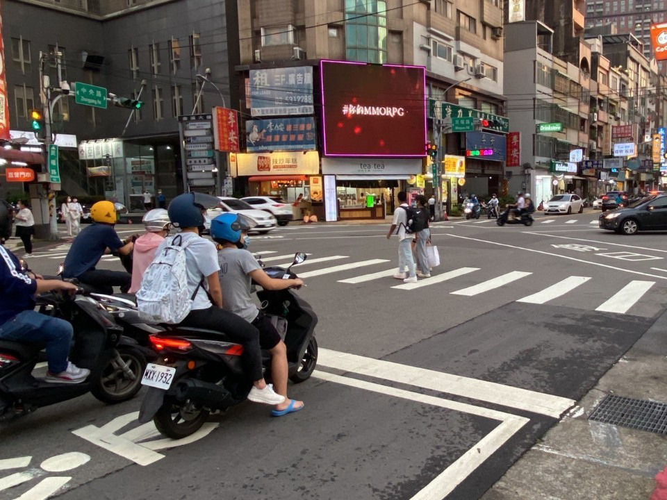新竹巨城商圈電視牆-0-